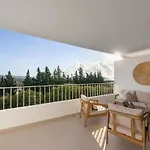 - Puerto Banus, 3br Apartment, Sea & Mountain Views * Marbella
