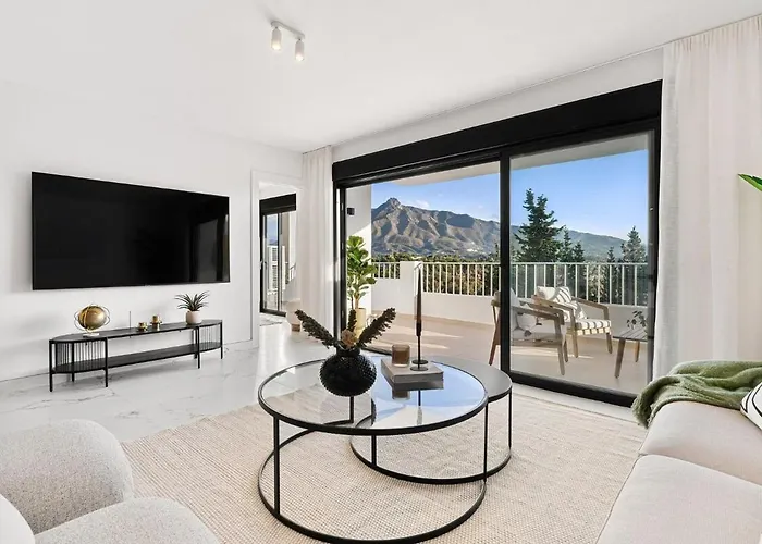 - Puerto Banus, 3br Apartment, Sea & Mountain Views Apartamento *