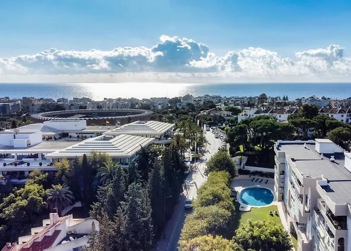 Daire - Puerto Banus, 3br Apartment, Sea & Mountain Views *