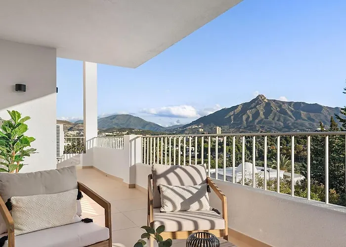 Daire - Puerto Banus, 3br Apartment, Sea & Mountain Views *